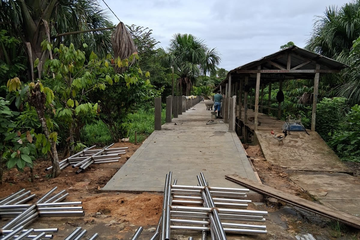 Contracción de Puente Peatonal de Concreto en la Comunidad de Diamante Azul 00